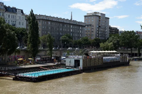 Badeschiff Donaukanal Wien 1010