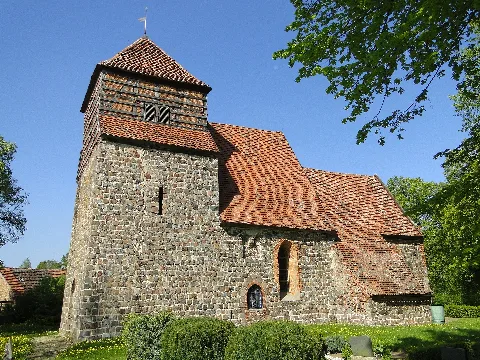 Badresch Kirche 2011 05 06 356