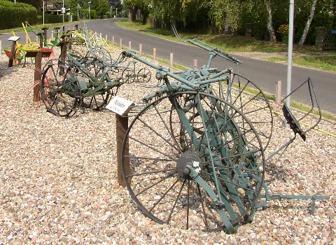 Baerenklau Agricultural Tools
