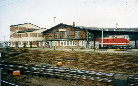 Bahnbetriebswerk Wismar, October 1994. Baureihe 119 U Boot In Residence. Flickr Sludgegulper
