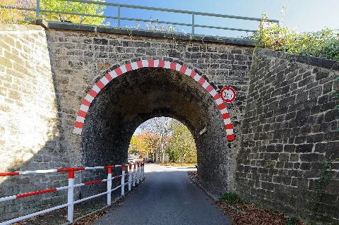 Bahnbruecke Leglerstrasse Westansicht 2022