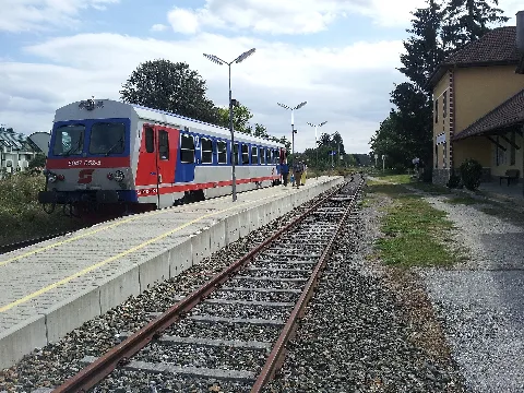 Bahnhof Bad Pirawarth 2012 09 06