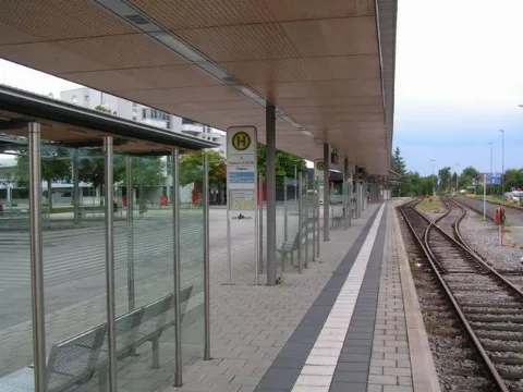 Bahnhof Burghausen Mit Bushaltestellen Geo En.hlipp.de 12462