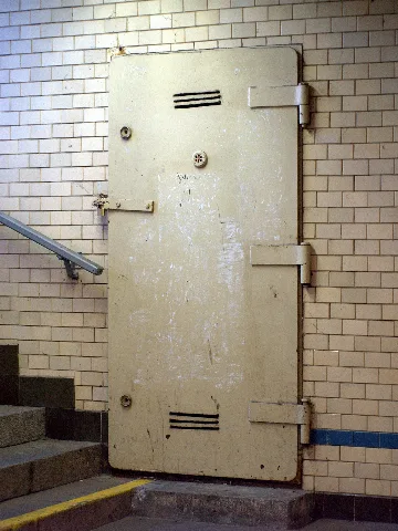 Bahnhof Geseke Luftschutzraum Tür