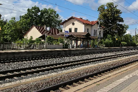 Bahnhof In Postbauer Heng 02