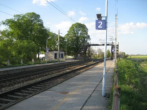Bahnhof Jedenspeigen 02