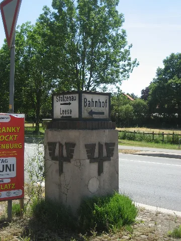 Bahnhof Leese Stolzenau, Alter Wegweiser