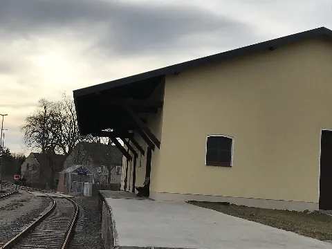 Bahnhof Schönberg, Güterschuppen