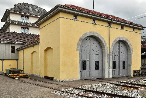 Bahnhof Uster Mit Zwei Lok Remisen 2011 08 07 15 02 46 Shiftn