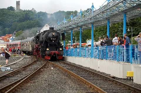 Bahnhofsfest Königstein Zugeinfahrt