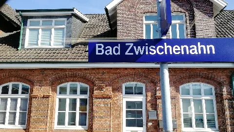 Bahnhofsschild Bad Zwischenahn 180419