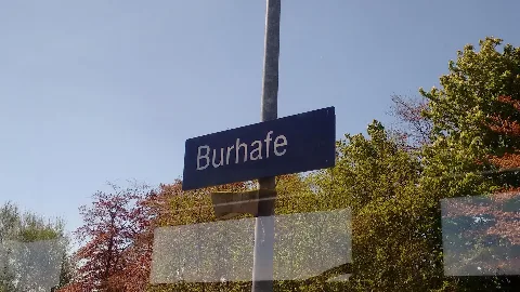 Bahnhofsschild Burhafe 170511