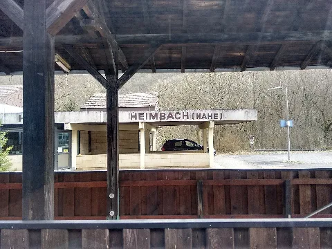 Bahnhofsschild Heimbach (Nahe) 160326