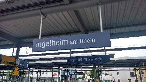 Bahnhofsschild Ingelheim Am Rhein 170604