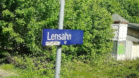 Bahnhofsschild Lensahn 180510