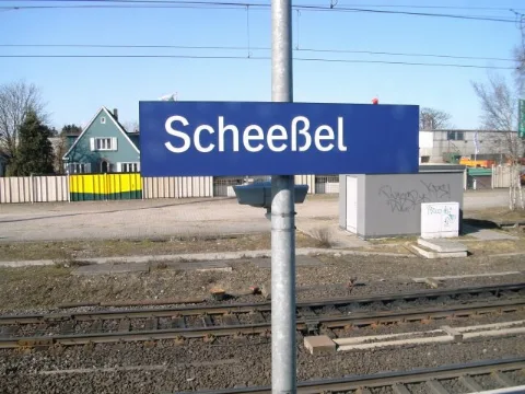 Bahnhofsschild Scheeßel