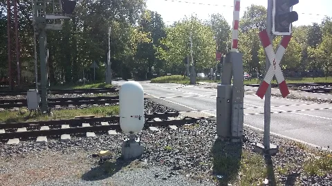 Bahnübergang Am Bahnhof Oldenbüttel Mit Gleisfreimeldeanlage • 2