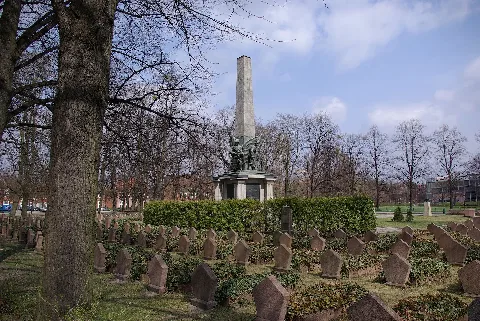Bassinplatz Sowjetische Ehrenfriedhof Obelisk Zwei Potsdam