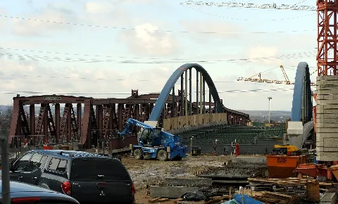 Bau Der Brücke Für Die Tramlinie 8 Neben Der Friedensbrücke Über Den Bahnhof Von Weil Am Rhein