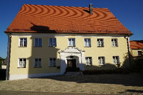 Baudenkmal Pfoerring Marktplatz 16