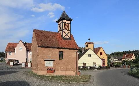 Bechhofen (Abenberg), Ortsdurchfahrt Mit Kapelle