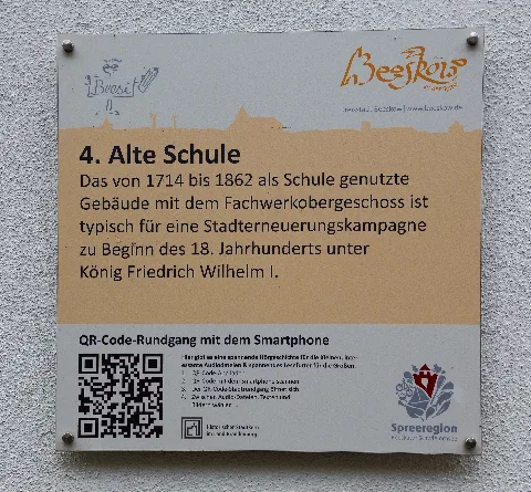Plaque at the former city school (Alte Schule), 4 Church Square (Kirchplatz 4) in Beeskow, Landkreis Oder-Spree, Brandenburg, Germany.