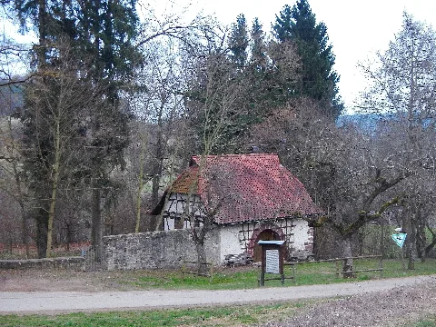 Bei Der Jakobshütte Handelt Es Sich Um Das Ehemalige Totenhaus Des Münklinger Alten Friedhofs. Hier Stand Einmal Die Alte Jakobskirche, Die Im Jahre 830 Der Graf Erlafried Von Calw An Sein Damals Gegründetes Kloster H Panoramio