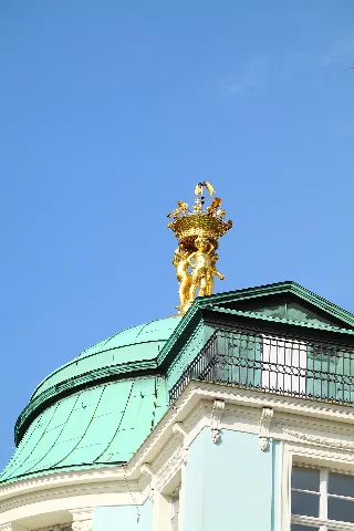 Belvedere Roof Statues