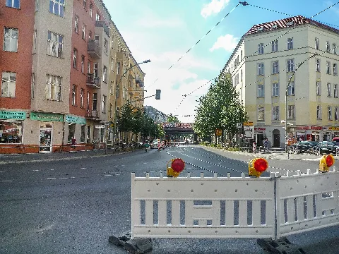 Berlin, Boxhagener Straße Neue Bahnhofstraße 2014 07
