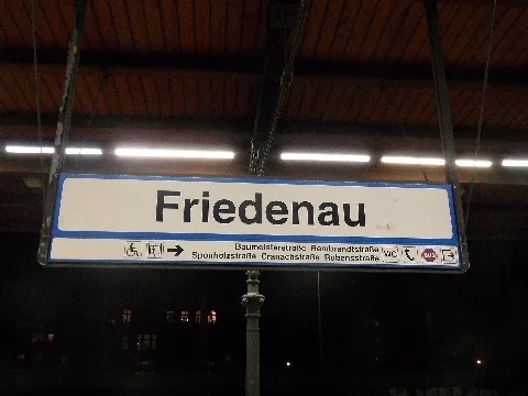 Berlin S Bahnhof Friedenau (6250226557)