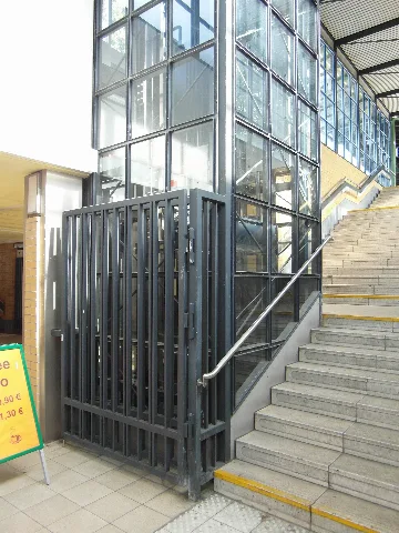Berlin S Bahnhof Hermsdorf (7814436602)