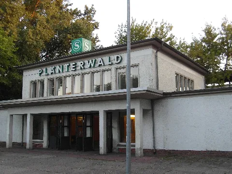 Berlin S Bahnhof Plänterwald (7714055806)