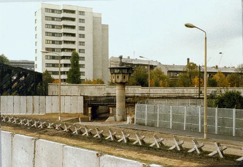 Berliner Mauer Mit Panzersperren (Liesenstraße Gartenstraße 1980)