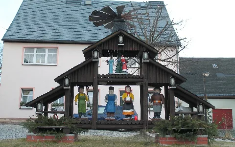 Bermsgrün Pyramide1