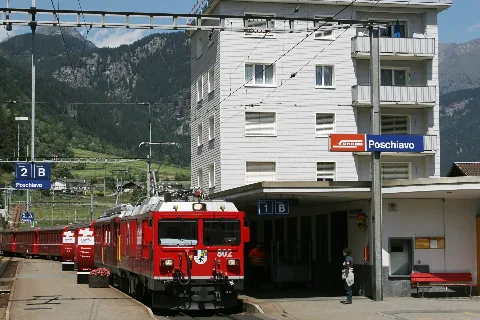 Berninabahn Poschiavo 02