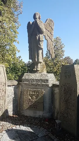 Betender Engel Als Zweites Kriegerdenkmal Der Beiden Weltkriege Auf Dem Orsinger Friedhof