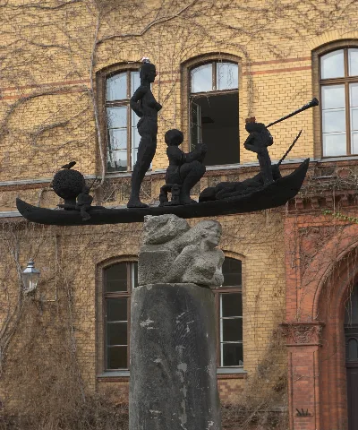 Guessed in the <a href="https://www.flickr.com/groups/gwb">Guess Where Berlin Group</a> by surfer321meins! Kunstwerk »Schiff zur Rettung der Unschuld der Kunst« von Thomas Richter und Martin Wilke