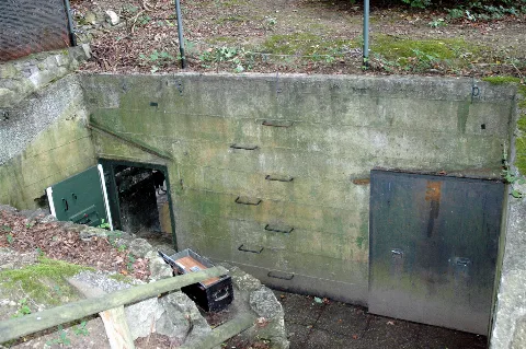Bietigheim Bissingen Museumsbunker Eingaenge 20070701