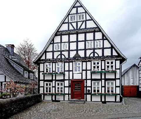 Bigge Mittelstr.4