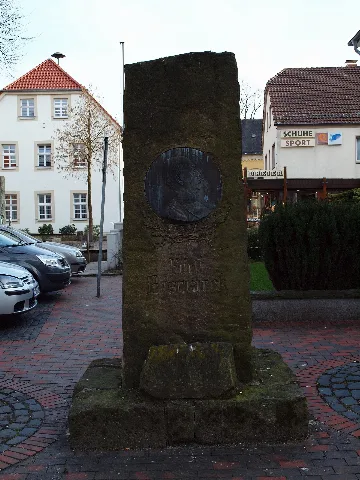 Bismarck Denkmal Schlangen
