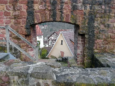 Blick Durch Die Stadtmauer Bei Der Burg Auf Bad Liebenzell Panoramio