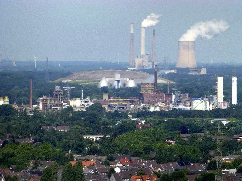 Blick Vom Gasometer Oberhausen Auf Oxea Werk Ruhrchemie, Das Emscherklärwerk Und Das Kraftwerk Voerde Panoramio