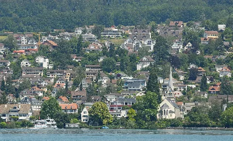 Blick Vom Zürichsee Auf Erlenbach (2009)