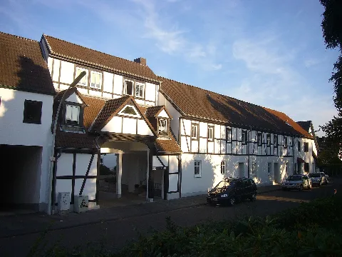 Bonn, Dorfstraße 4 6