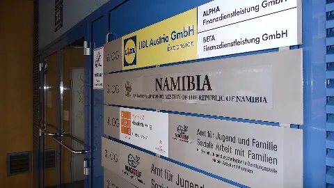 Botschaft Von Namibia 01