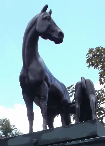 Bronzefigur Stute Mit Fohlen Panoramio