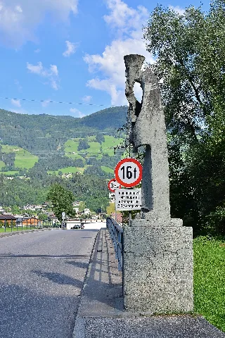 Brücke Über Den Ziller Zwischen Hart Und Fügen Mit Nepomuk Statue