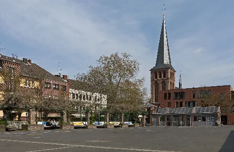 Brühl, Pfarrkirche Sankt Margareta Dm73 Foto2 2015 04 17 14.17