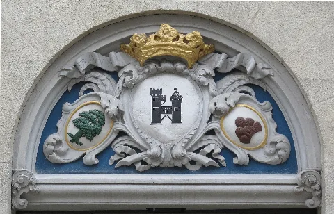 Brugg, Kornhaus, Tympanon