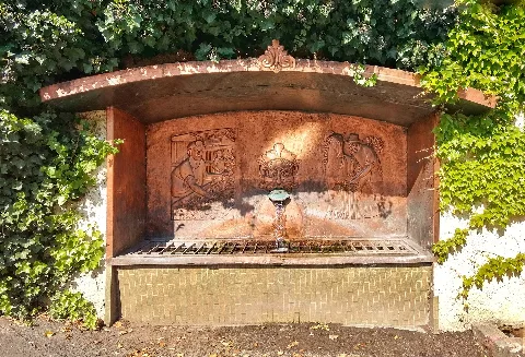 Brunnen Aussen